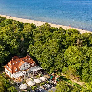 Dworek Admiral Bed & Breakfast Sopot