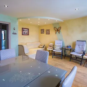 https://apartament-sniezna-sowa.szklarskaporebahotels.net